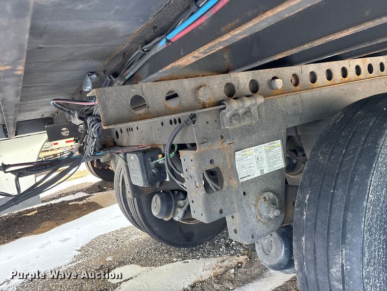 image for item YA2406 2023 Stoughton ZGPVW-535T-S-C-AR dry van trailer