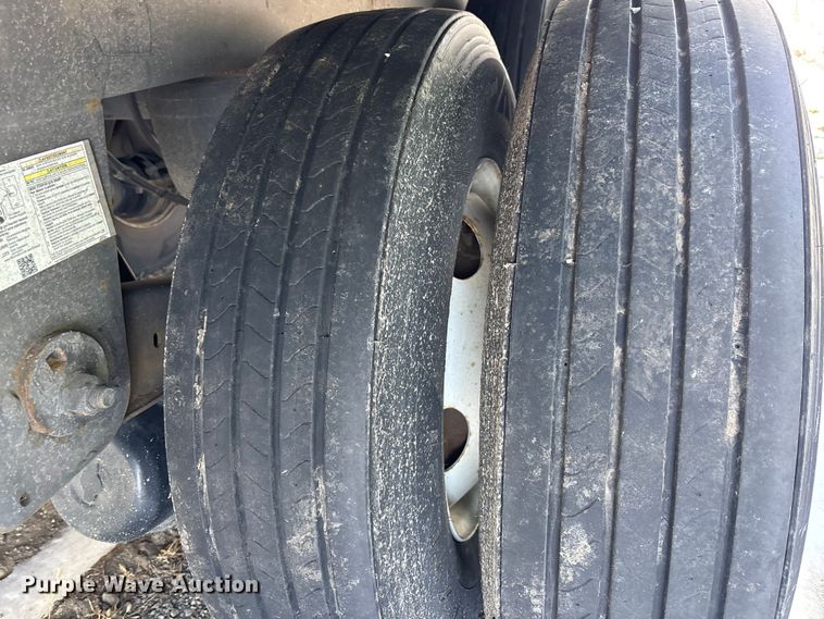 image for item YA2406 2023 Stoughton ZGPVW-535T-S-C-AR dry van trailer