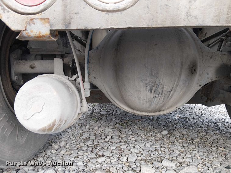 image for item YA2525 2015 Kalmar Ottawa yard truck