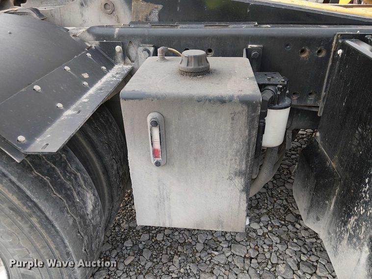 image for item YA2525 2015 Kalmar Ottawa yard truck