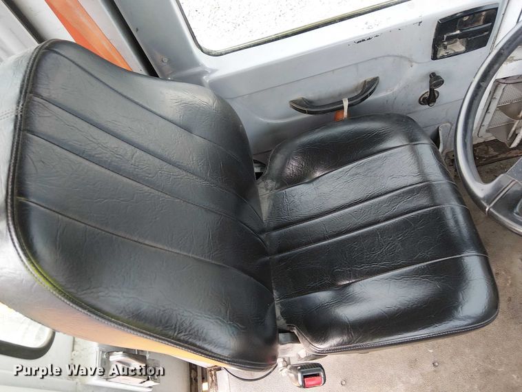 image for item YA2525 2015 Kalmar Ottawa yard truck