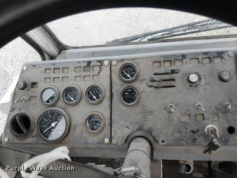 image for item YA2525 2015 Kalmar Ottawa yard truck