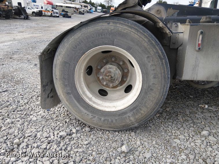 image for item YA2525 2015 Kalmar Ottawa yard truck