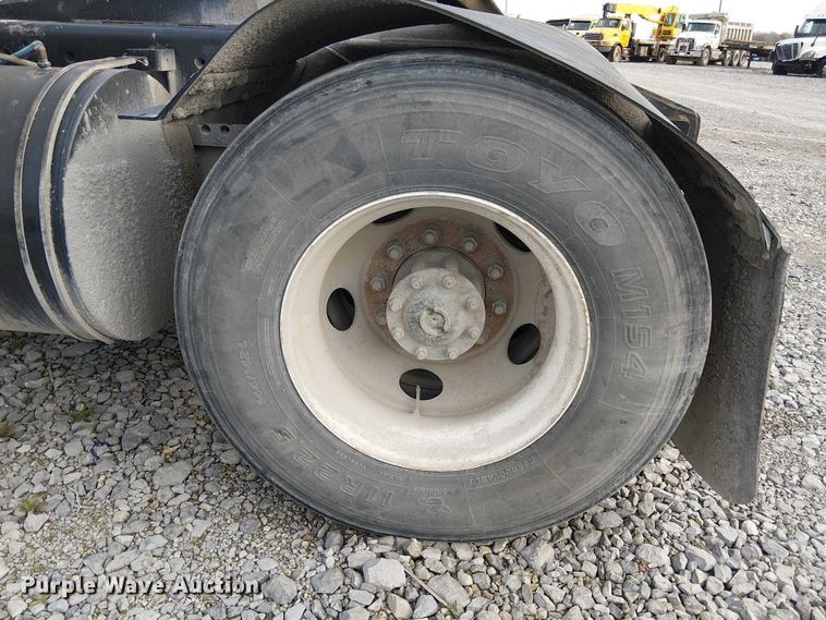 image for item YA2525 2015 Kalmar Ottawa yard truck