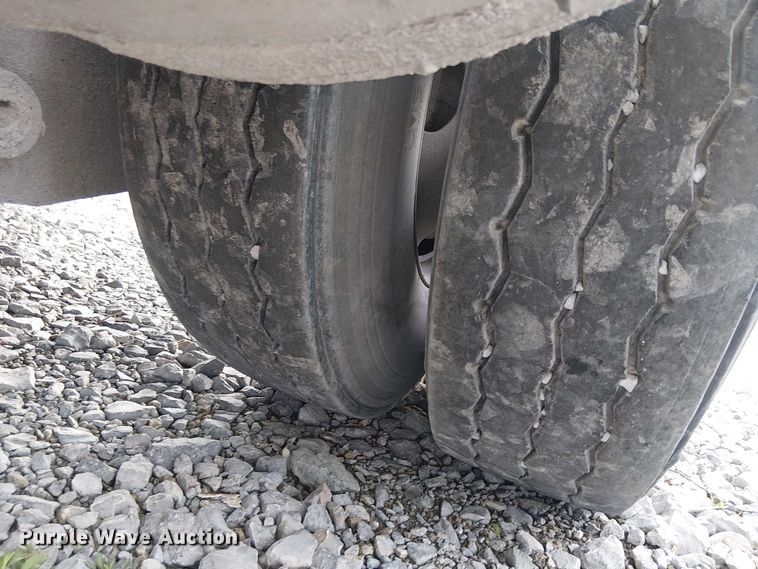 image for item YA2525 2015 Kalmar Ottawa yard truck