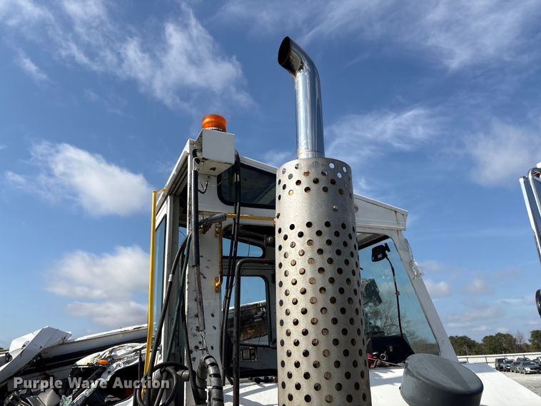 image for item YA2526 2006 Capacity TJ5000 yard truck