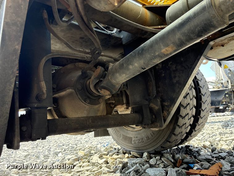 image for item YA2526 2006 Capacity TJ5000 yard truck