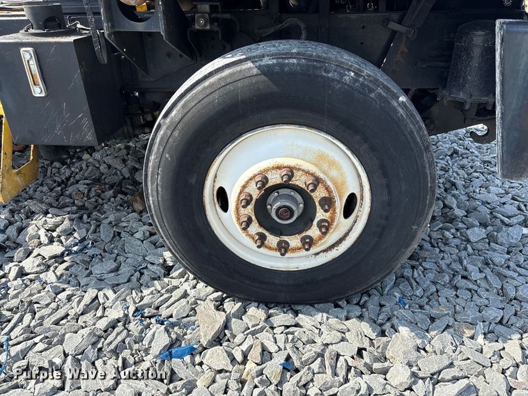 image for item YA2526 2006 Capacity TJ5000 yard truck