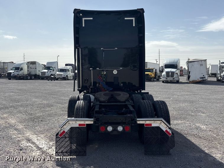 image for item YA2556 2023 Kenworth T680 semi truck