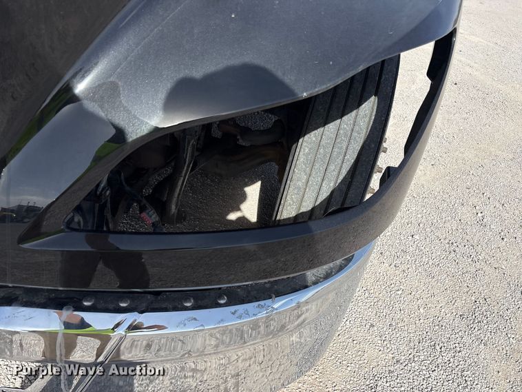 image for item YA2556 2023 Kenworth T680 semi truck