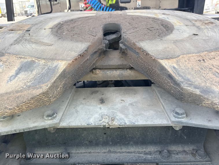 image for item YA2556 2023 Kenworth T680 semi truck