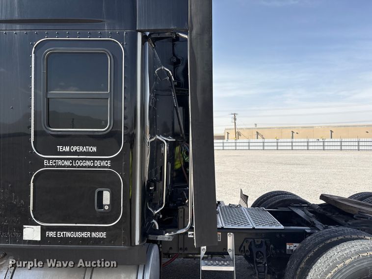 image for item YA2556 2023 Kenworth T680 semi truck