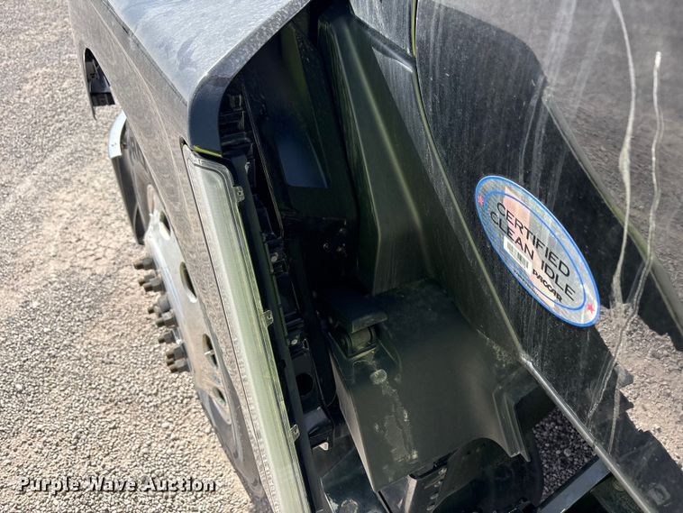 image for item YA2556 2023 Kenworth T680 semi truck