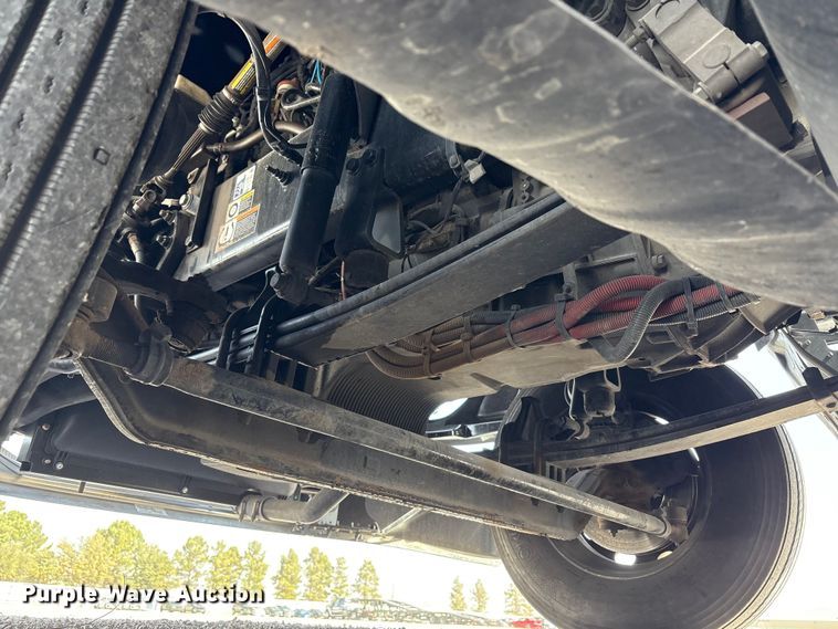 image for item YA2556 2023 Kenworth T680 semi truck