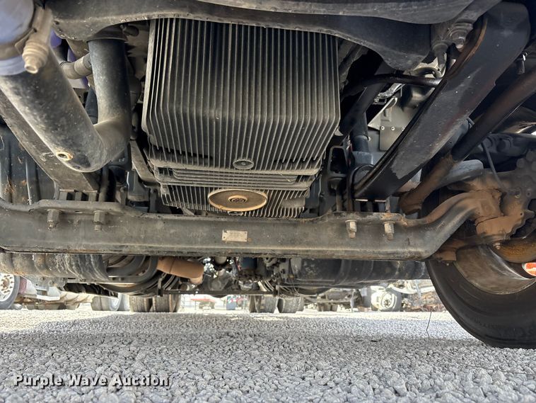 image for item YA2556 2023 Kenworth T680 semi truck