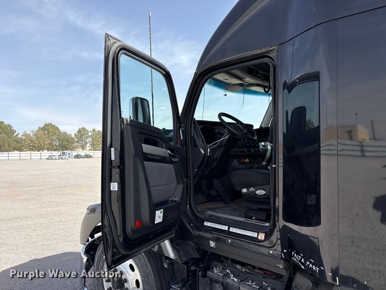 image for item YA2556 2023 Kenworth T680 semi truck