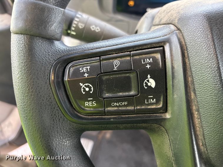 image for item YA2556 2023 Kenworth T680 semi truck