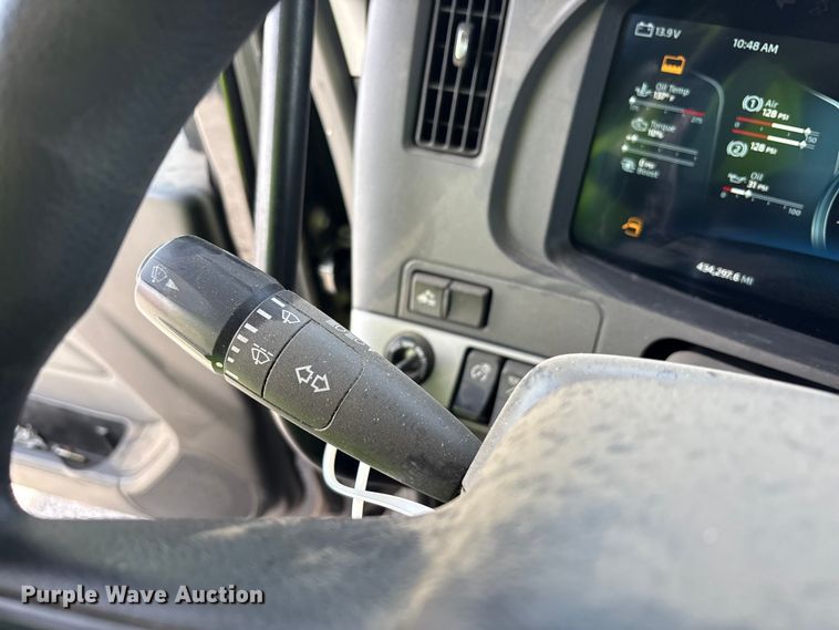 image for item YA2556 2023 Kenworth T680 semi truck