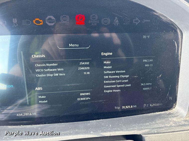 image for item YA2556 2023 Kenworth T680 semi truck