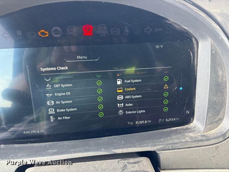 image for item YA2556 2023 Kenworth T680 semi truck