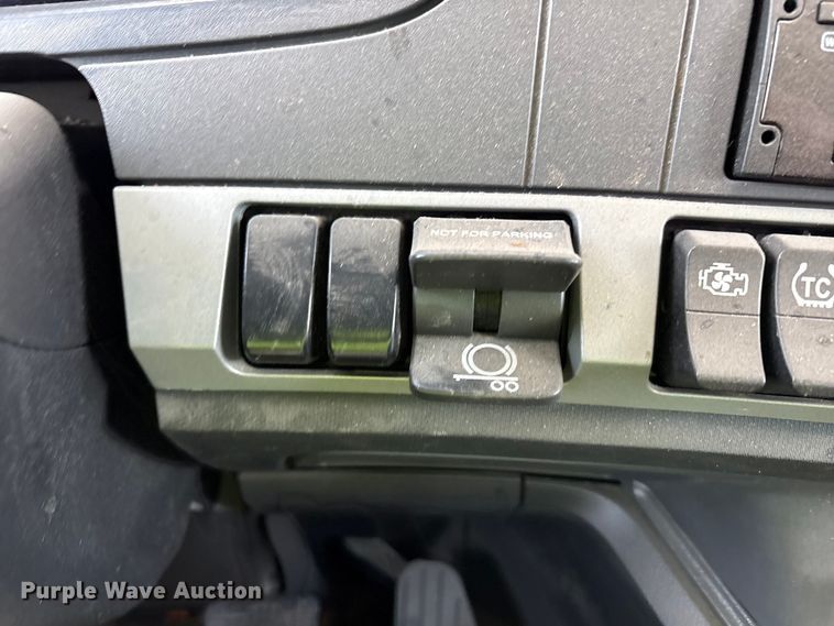 image for item YA2556 2023 Kenworth T680 semi truck