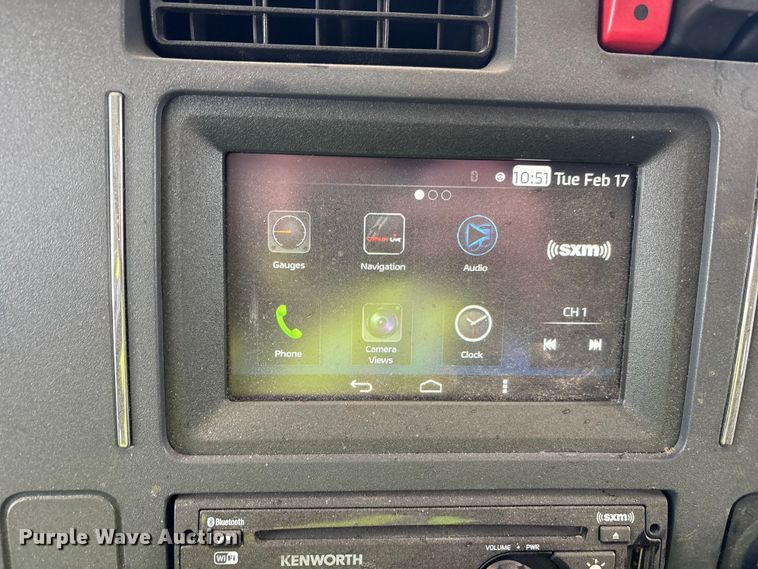 image for item YA2556 2023 Kenworth T680 semi truck