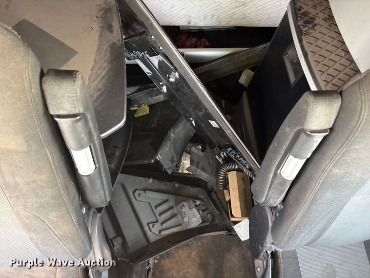 image for item YA2556 2023 Kenworth T680 semi truck