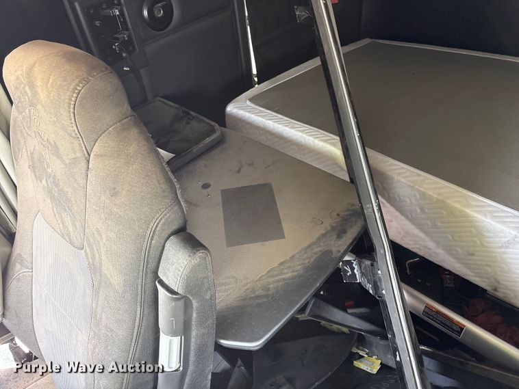 image for item YA2556 2023 Kenworth T680 semi truck