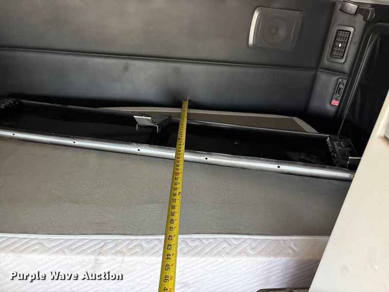 image for item YA2556 2023 Kenworth T680 semi truck