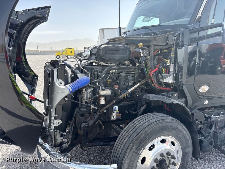 image for item YA2556 2023 Kenworth T680 semi truck