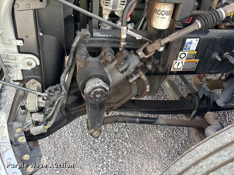 image for item YA2556 2023 Kenworth T680 semi truck