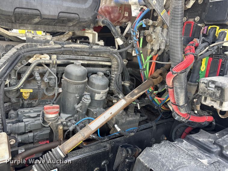 image for item YA2556 2023 Kenworth T680 semi truck