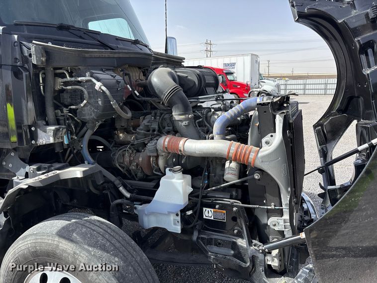 image for item YA2556 2023 Kenworth T680 semi truck