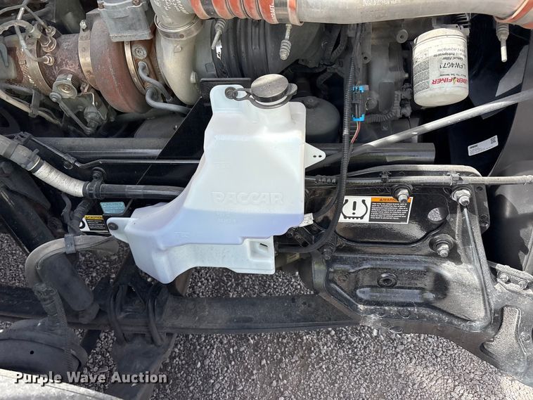 image for item YA2556 2023 Kenworth T680 semi truck