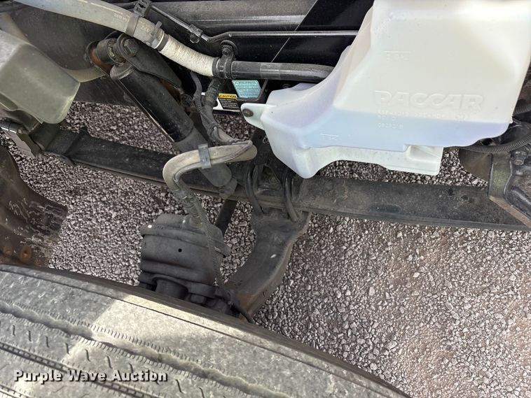 image for item YA2556 2023 Kenworth T680 semi truck