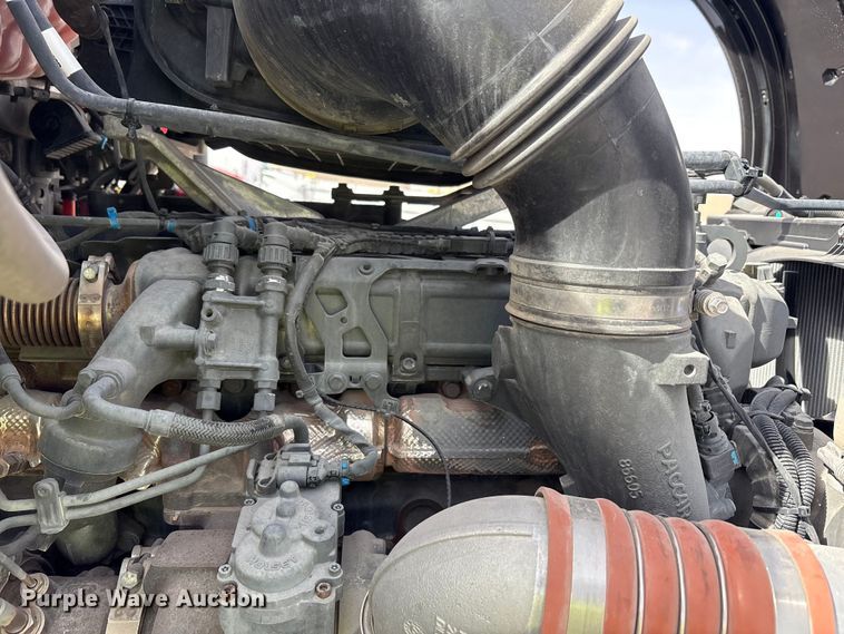 image for item YA2556 2023 Kenworth T680 semi truck