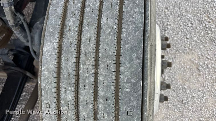 image for item YA2556 2023 Kenworth T680 semi truck