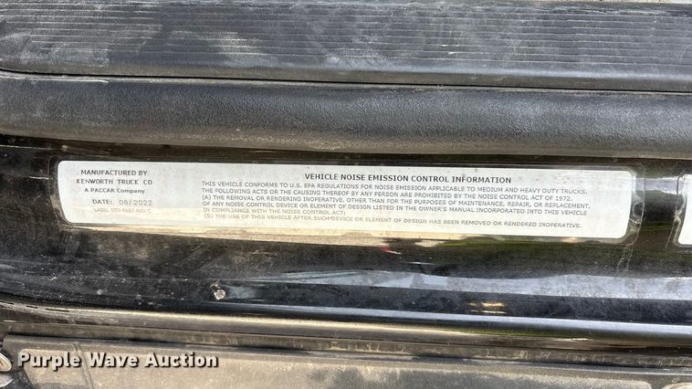 image for item YA2556 2023 Kenworth T680 semi truck