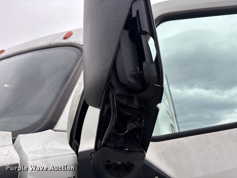 image for item YA2604 2019 Freightliner Cascadia semi truck