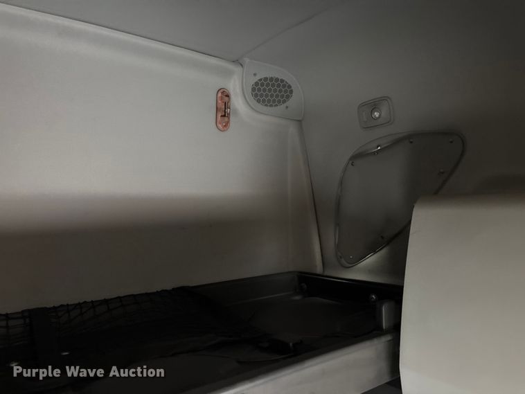 image for item YA2604 2019 Freightliner Cascadia semi truck