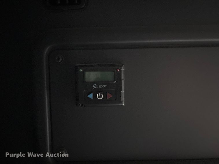 image for item YA2604 2019 Freightliner Cascadia semi truck