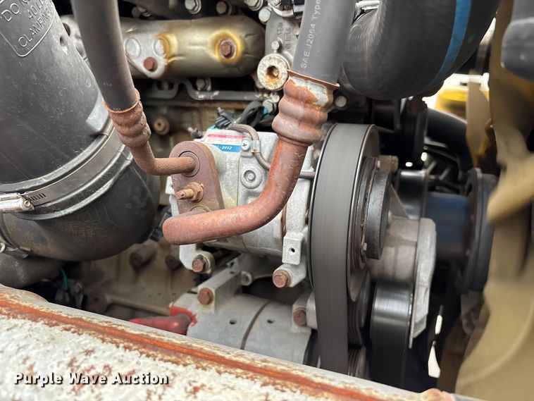 image for item YA2604 2019 Freightliner Cascadia semi truck