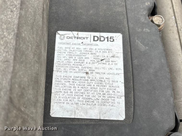 image for item YA2604 2019 Freightliner Cascadia semi truck