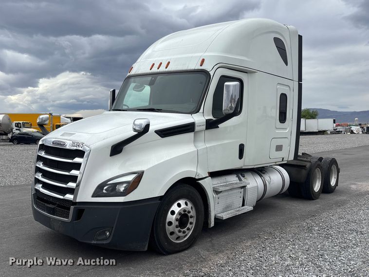 image for item YA2605 2019 Freightliner Cascadia semi truck
