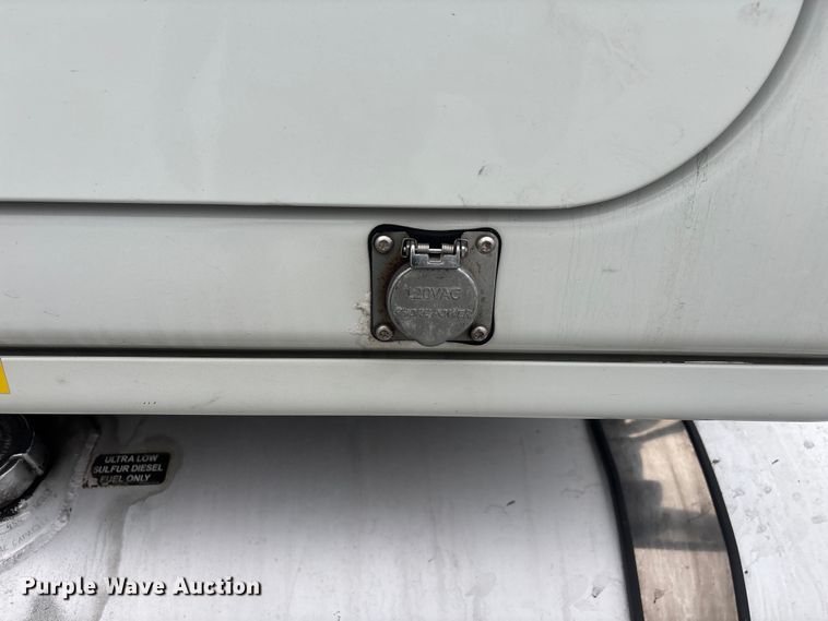 image for item YA2605 2019 Freightliner Cascadia semi truck