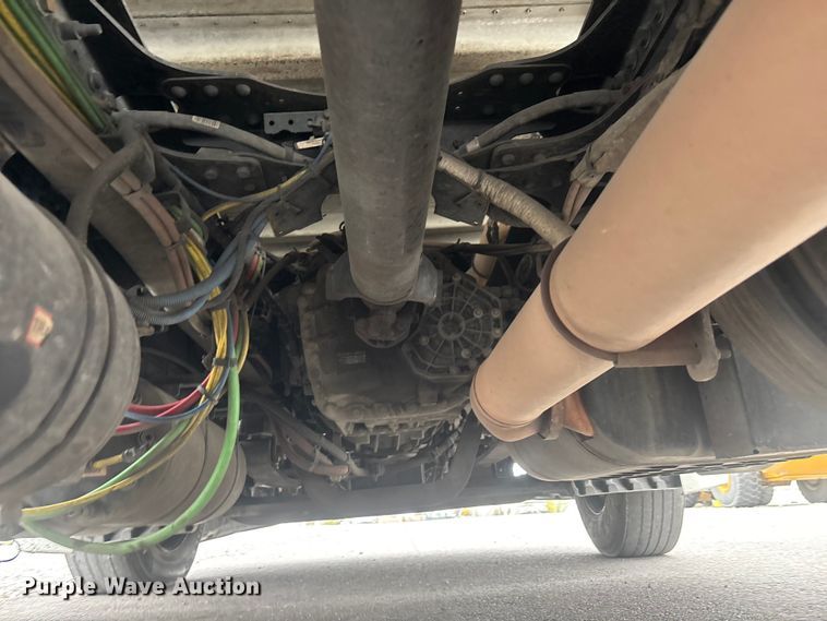 image for item YA2605 2019 Freightliner Cascadia semi truck