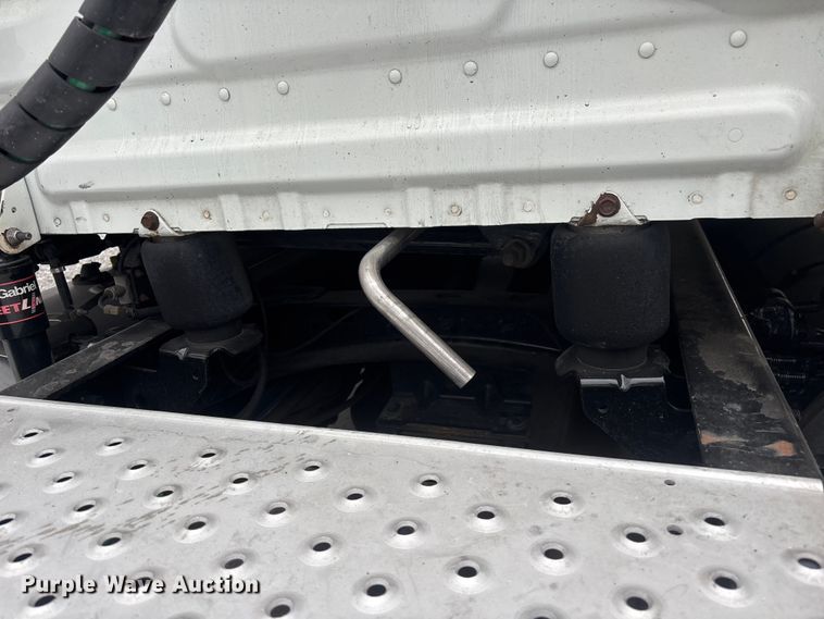 image for item YA2605 2019 Freightliner Cascadia semi truck