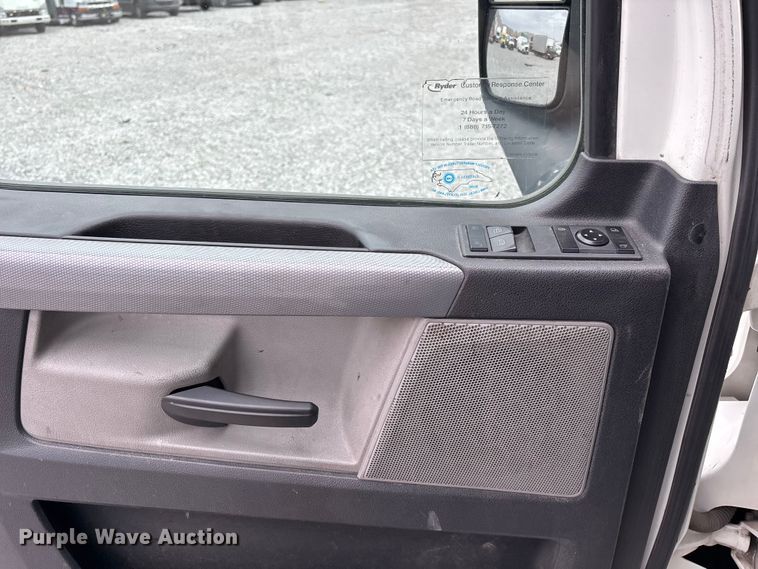 image for item YA2605 2019 Freightliner Cascadia semi truck