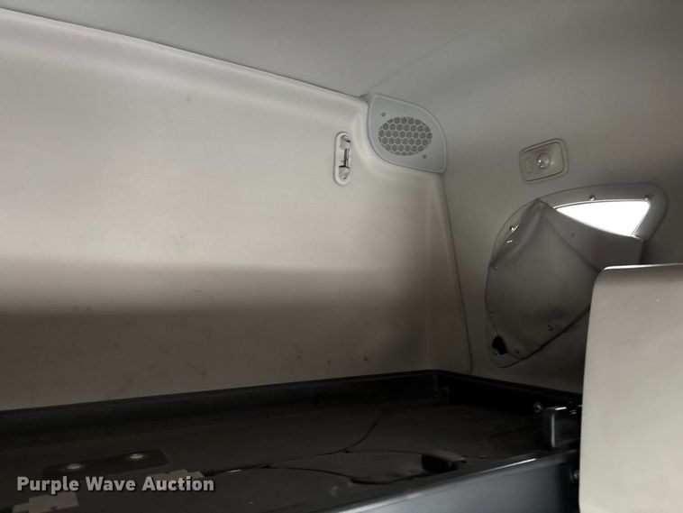 image for item YA2605 2019 Freightliner Cascadia semi truck