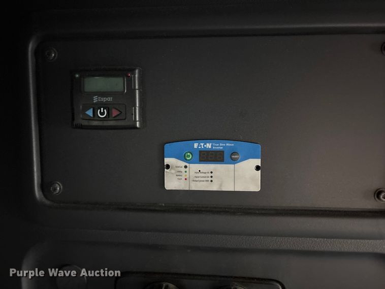 image for item YA2605 2019 Freightliner Cascadia semi truck